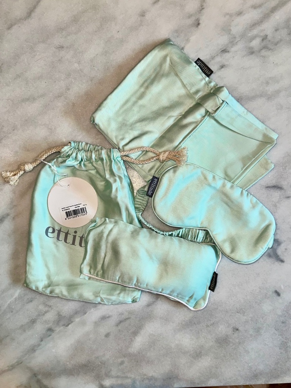 ETTITUDE Signature Sateen Organic Bamboo Travel set. NWT